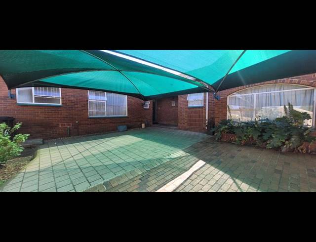 4 BEDROOM HOUSE FOR SALE IN MULBARTON